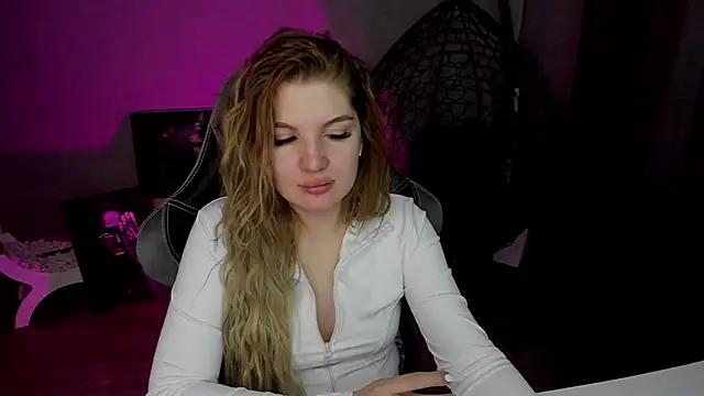 Check-out your craziest wishes with our pick of gaming cams models, featuring big knockers, round tails and tight twats.