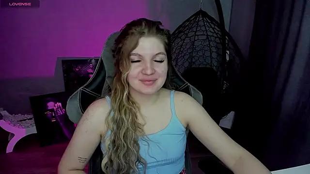 Check-out your craziest wishes with our pick of gaming cams models, featuring big knockers, round tails and tight twats.