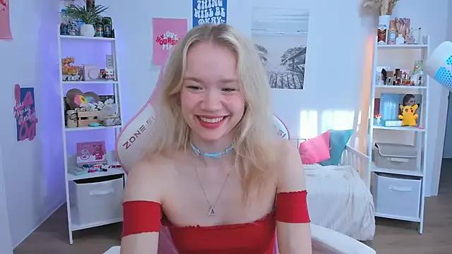 Check-out your craziest wishes with our pick of gaming cams models, featuring big knockers, round tails and tight twats.