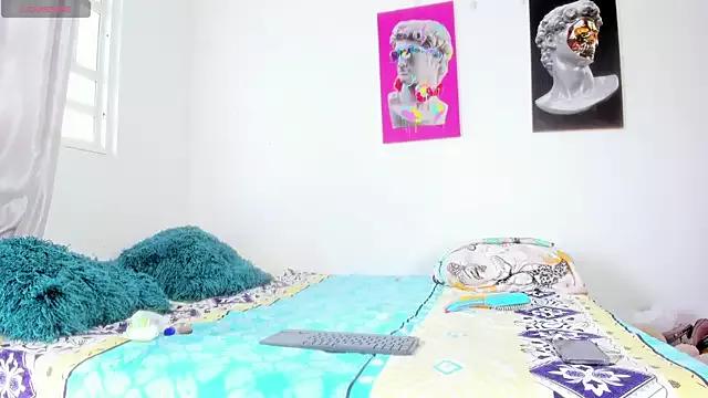 Check-out your craziest wishes with our pick of gaming cams models, featuring big knockers, round tails and tight twats.