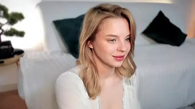 LilyFlamee from StripChat is Freechat