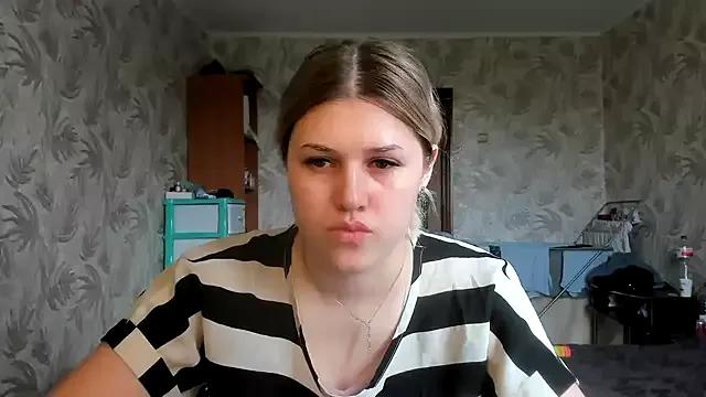lina_kisss from StripChat is Freechat