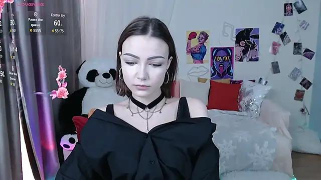 Check-out your craziest wishes with our pick of gaming cams models, featuring big knockers, round tails and tight twats.