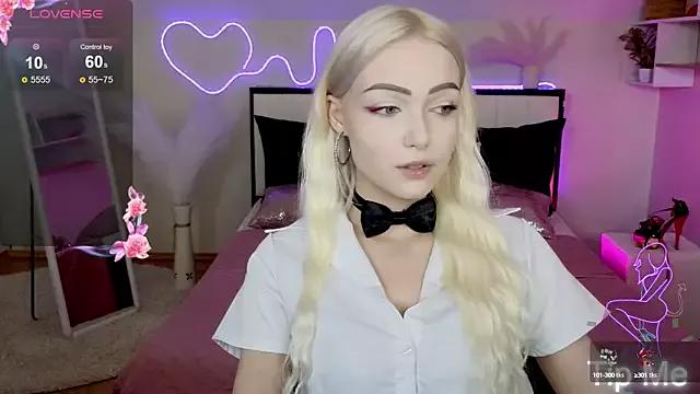 Check-out your craziest wishes with our pick of gaming cams models, featuring big knockers, round tails and tight twats.