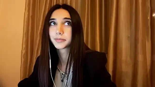 LinaMour from StripChat is Freechat