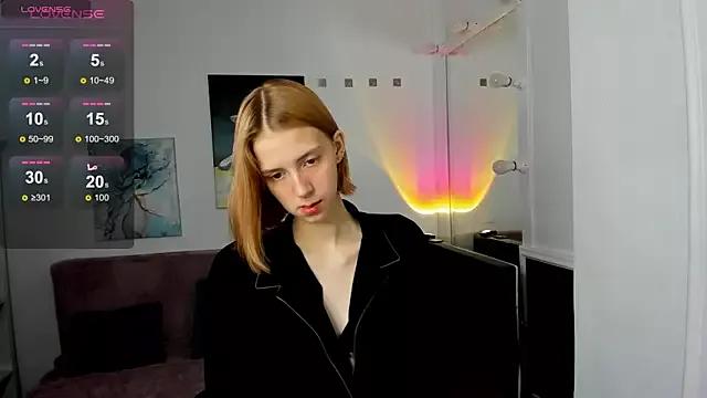 Linapuff from StripChat is Freechat