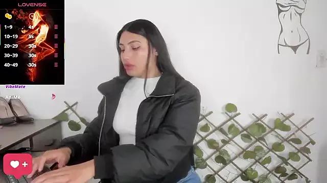 Linda_andrew from StripChat is Freechat