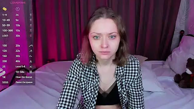 Check-out your craziest wishes with our pick of gaming cams models, featuring big knockers, round tails and tight twats.