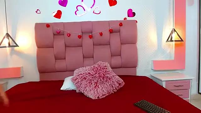 Lindacoopers from StripChat is Freechat