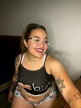 Lindalatina2001 from StripChat is Freechat