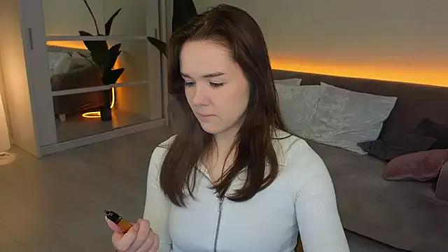 LindaRobertz from StripChat is Freechat