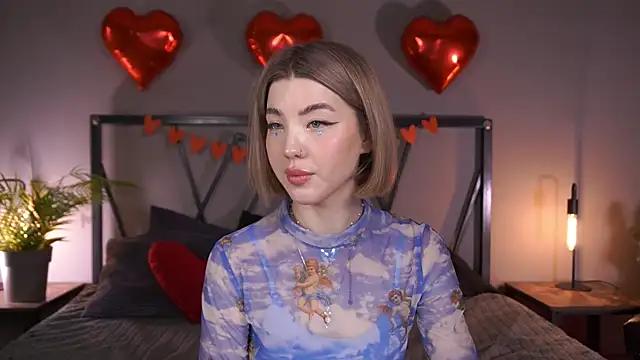 Check-out your craziest wishes with our pick of gaming cams models, featuring big knockers, round tails and tight twats.