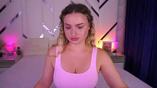 Check-out your craziest wishes with our pick of gaming cams models, featuring big knockers, round tails and tight twats.