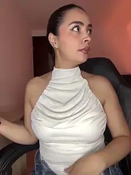 Linna_Cam from StripChat is Freechat