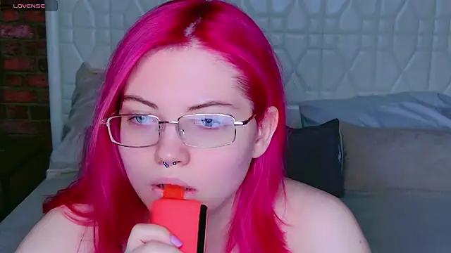 Check-out your craziest wishes with our pick of gaming cams models, featuring big knockers, round tails and tight twats.