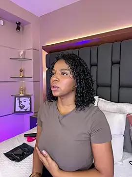 LisaMendez from StripChat is Freechat