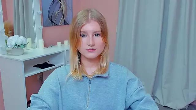 LisaRais from StripChat is Freechat