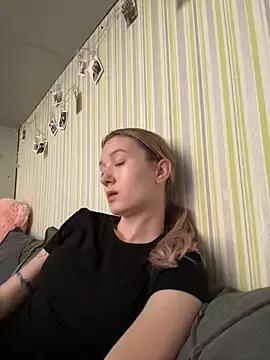 LisaWhiteX from StripChat is Freechat