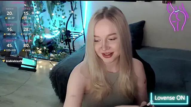 Check-out your craziest wishes with our pick of gaming cams models, featuring big knockers, round tails and tight twats.