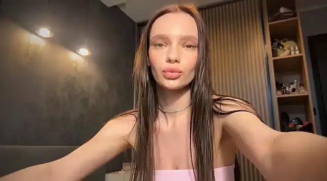 Check-out your craziest wishes with our pick of gaming cams models, featuring big knockers, round tails and tight twats.