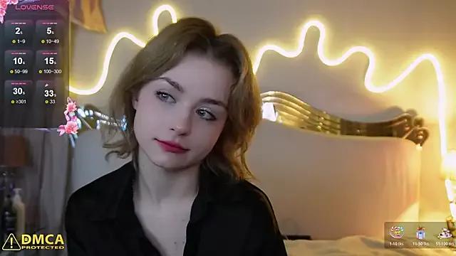 little__emily from StripChat is Freechat