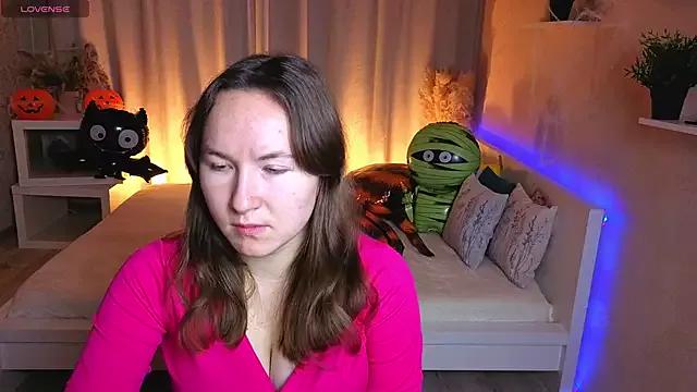 Check-out your craziest wishes with our pick of gaming cams models, featuring big knockers, round tails and tight twats.