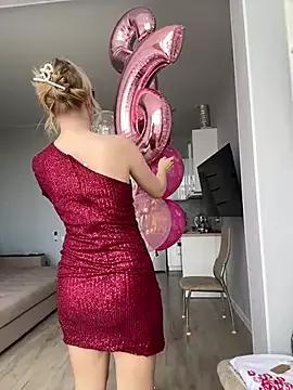 Check-out your craziest wishes with our pick of gaming cams models, featuring big knockers, round tails and tight twats.