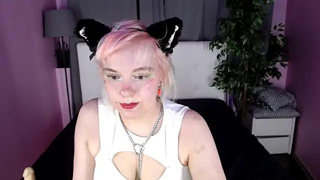 Check-out your craziest wishes with our pick of gaming cams models, featuring big knockers, round tails and tight twats.