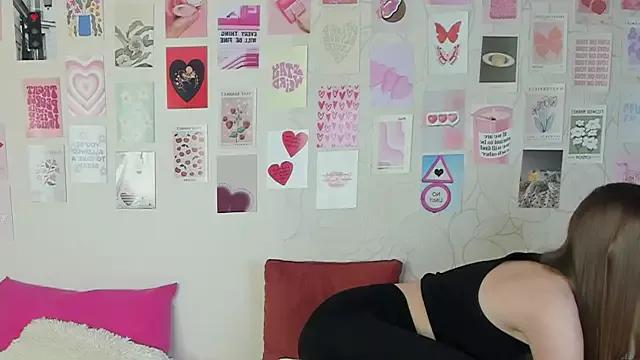 Check-out your craziest wishes with our pick of gaming cams models, featuring big knockers, round tails and tight twats.