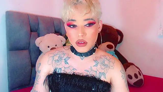 Check-out your craziest wishes with our pick of gaming cams models, featuring big knockers, round tails and tight twats.