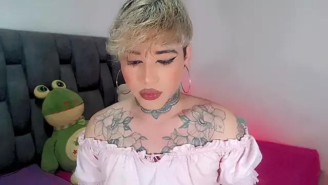 Check-out your craziest wishes with our pick of gaming cams models, featuring big knockers, round tails and tight twats.