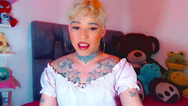 Check-out your craziest wishes with our pick of gaming cams models, featuring big knockers, round tails and tight twats.