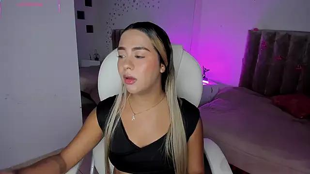 LittleePeach from StripChat is Freechat
