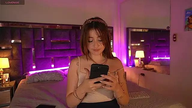 Check-out your craziest wishes with our pick of gaming cams models, featuring big knockers, round tails and tight twats.