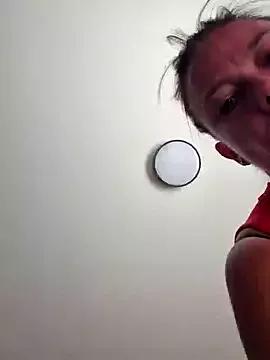 littleladyshelly from StripChat is Freechat