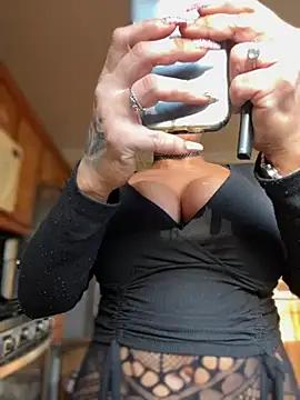 Check-out your craziest wishes with our pick of gaming cams models, featuring big knockers, round tails and tight twats.