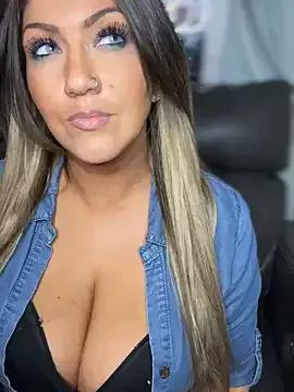 Check-out your craziest wishes with our pick of gaming cams models, featuring big knockers, round tails and tight twats.