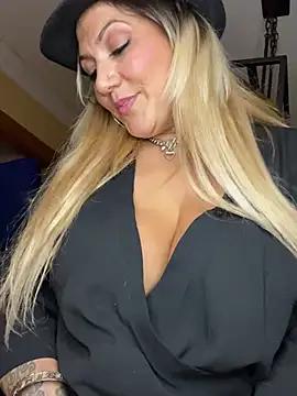 Check-out your craziest wishes with our pick of gaming cams models, featuring big knockers, round tails and tight twats.