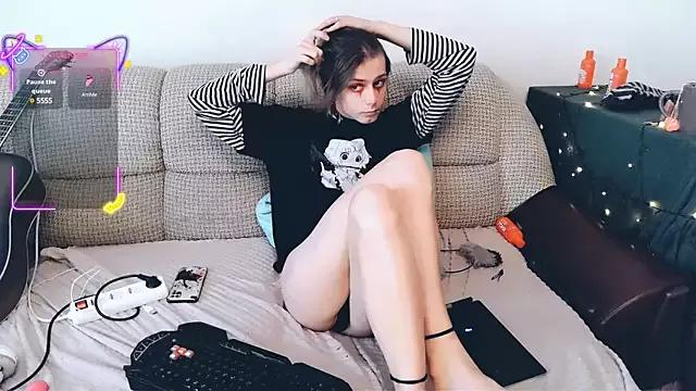 Check-out your craziest wishes with our pick of gaming cams models, featuring big knockers, round tails and tight twats.