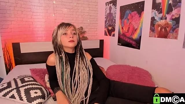 LlsaGrey from StripChat