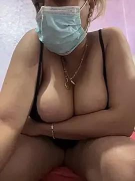 Lola-Sexxx from StripChat is Freechat