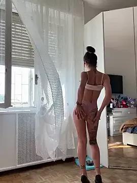 Check-out your craziest wishes with our pick of gaming cams models, featuring big knockers, round tails and tight twats.