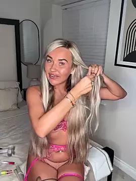 Photos of Lola_Lust from StripChat is Freechat