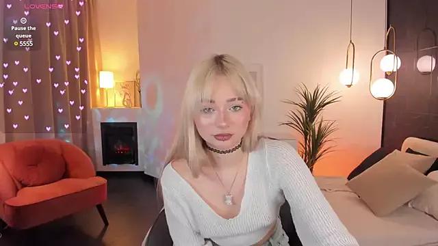 Lola_Murrr from StripChat is Freechat