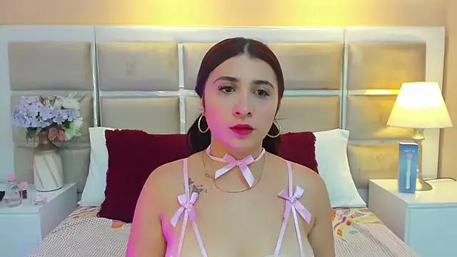 Lola_vibe from StripChat is Freechat