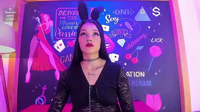 Check-out your craziest wishes with our pick of gaming cams models, featuring big knockers, round tails and tight twats.