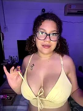 Lolavenezia from StripChat is Freechat