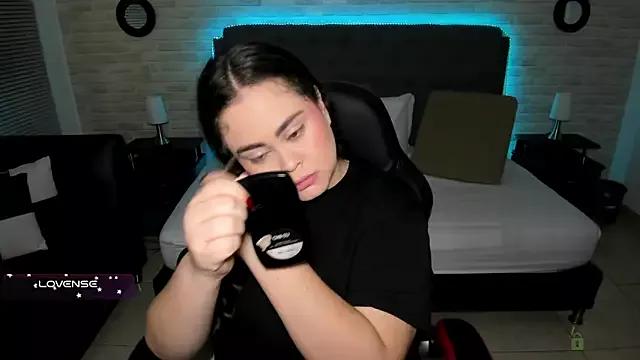 LolaVillalobos from StripChat is Freechat