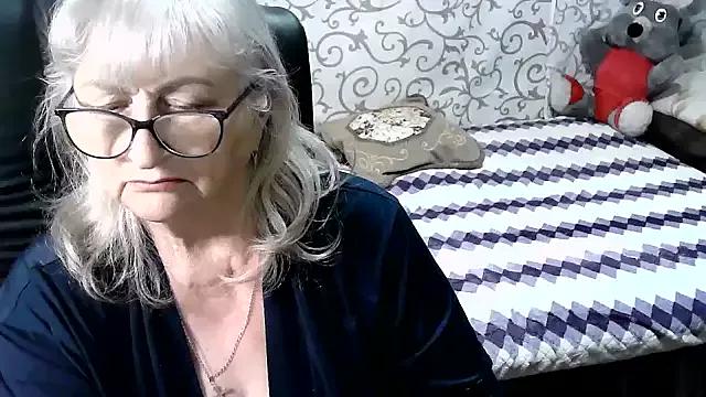 LolkaAlyss from StripChat