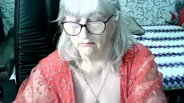 LolkaAlyss from StripChat